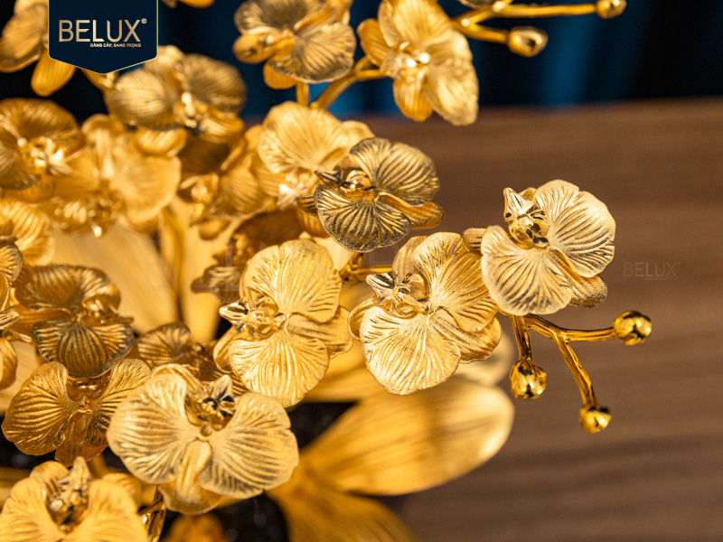 Chậu hoa lan hồ điệp 6 cành dát vàng 24K KT 19x17x17cm